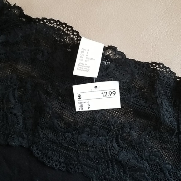 H&M black lace shoulder top - Picture 3 of 8